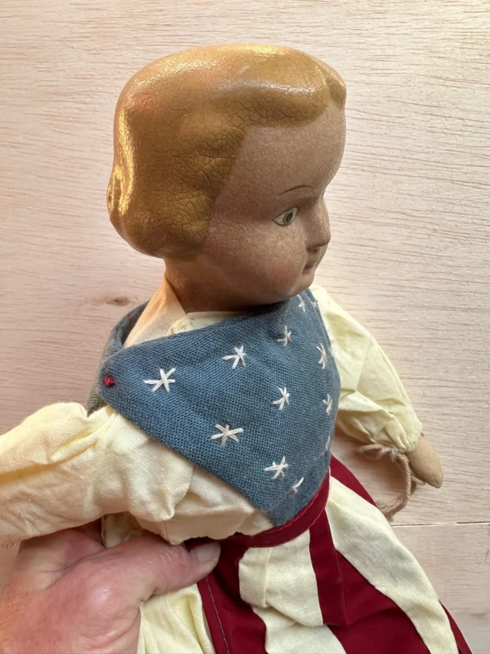 Vintage-Style Betsy Ross cloth and porcelain doll - Picture 4 of 8